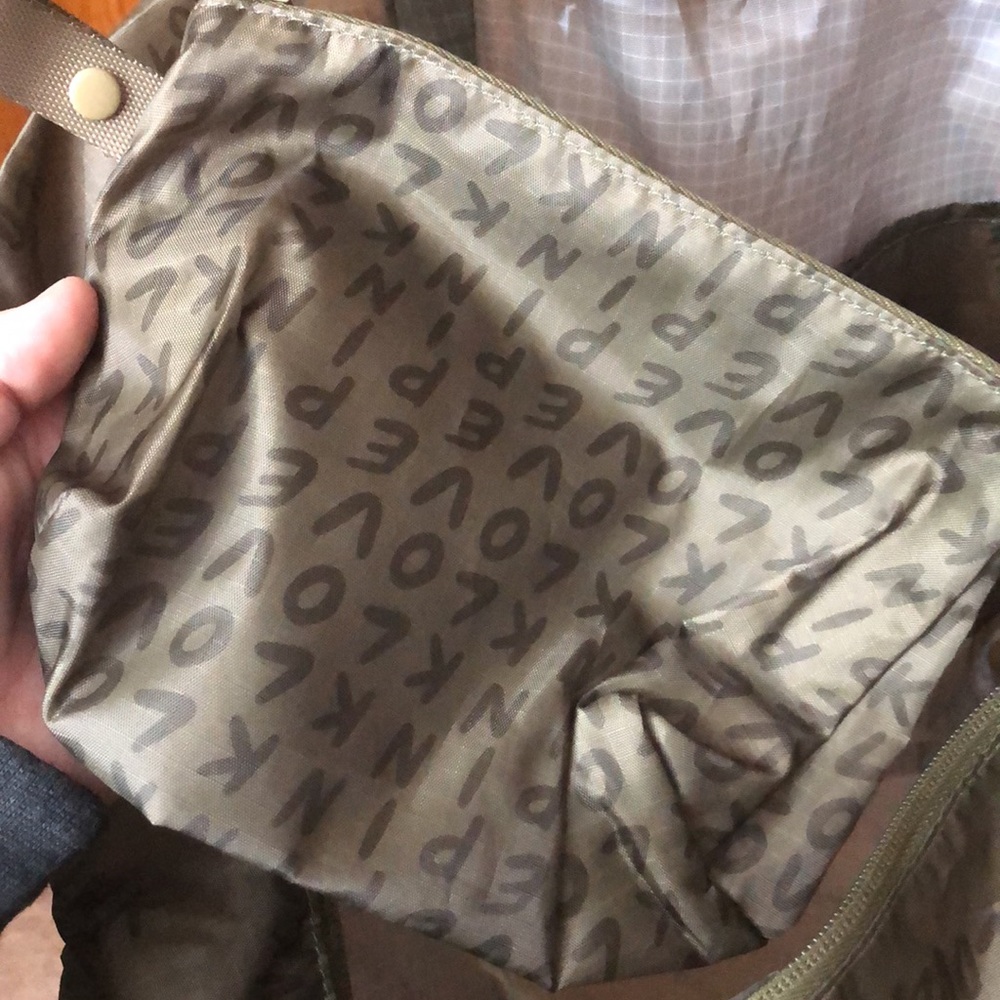 Pink Victoria’s Secret Olive green weekend tote bag and pouch large workout bag - Picture 13 of 16